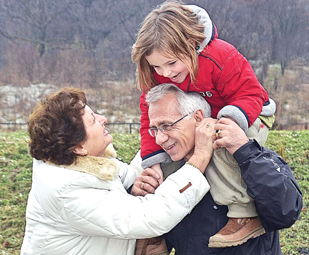 Улога баке и деке у васпитању унука